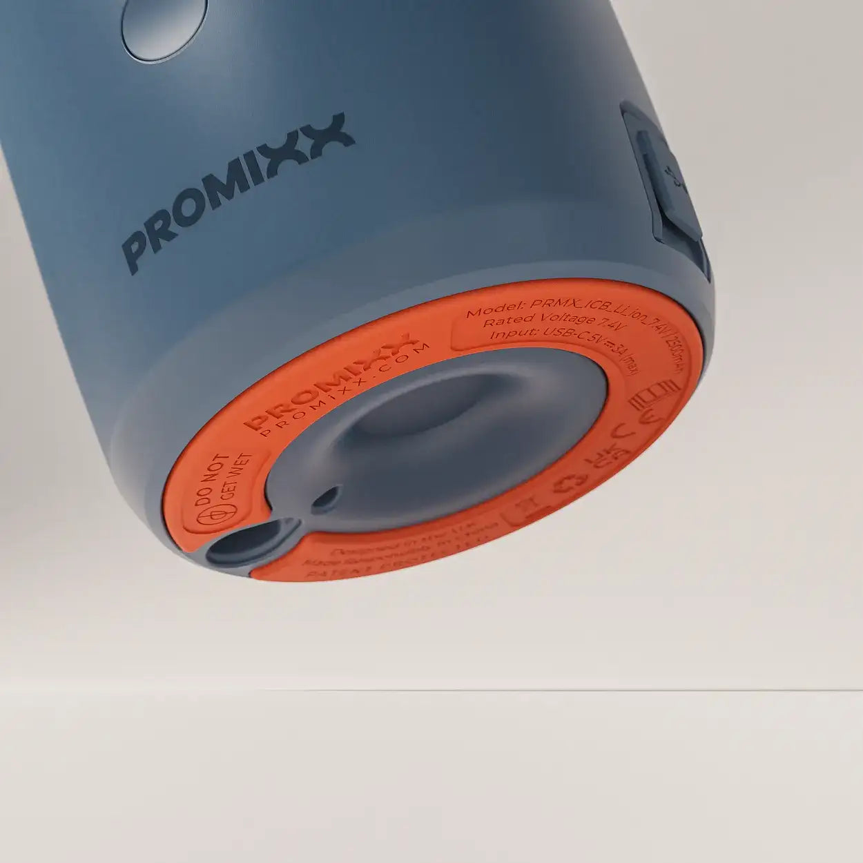intelligent-cordless-portable-blender-c2 ICB_fullAssembly_midnightBlue_3_3_baseFoot_edit.webp