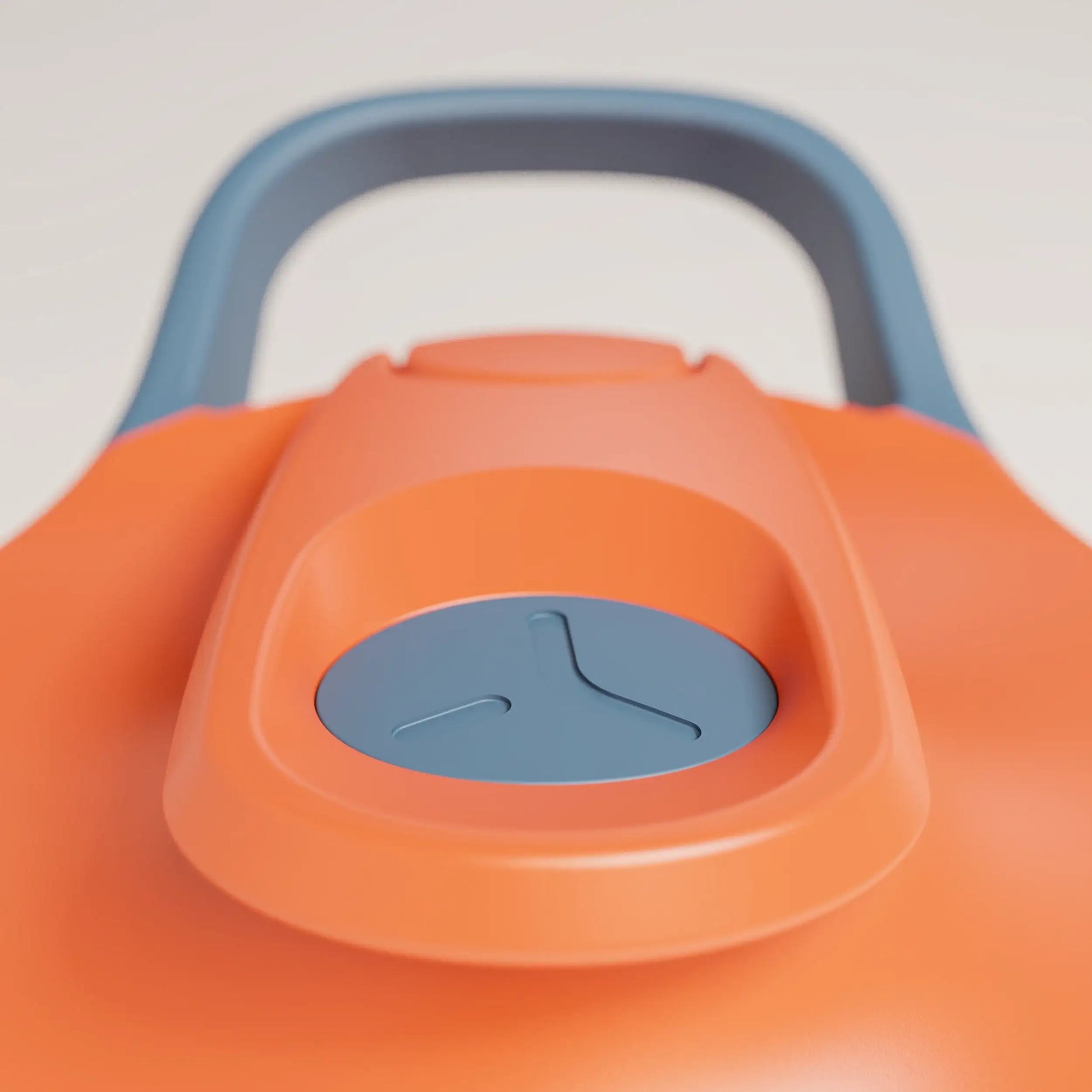 insulated-performance-shaker-bottle-n5 SHKR_18550_dwSS-S1.1_burntOrange_midnightBlue_1_12_MPCloop_edit.png