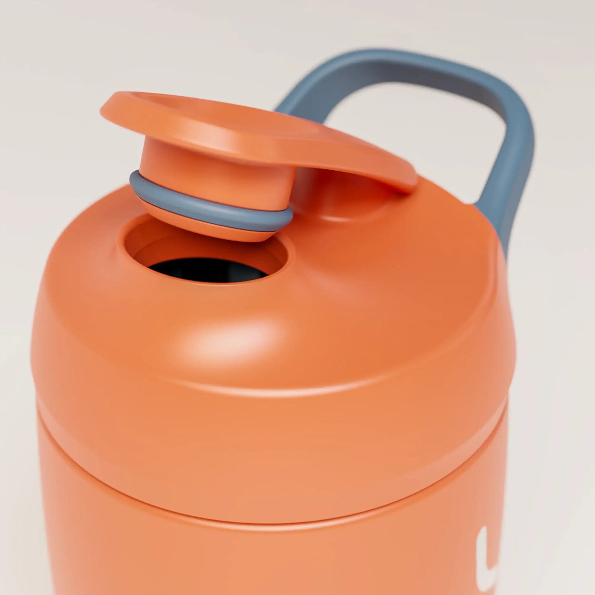 insulated-performance-shaker-bottle-n5 SHKR_18550_dwSS-S1.1_burntOrange_midnightBlue_2_4_highInsert_edit.png