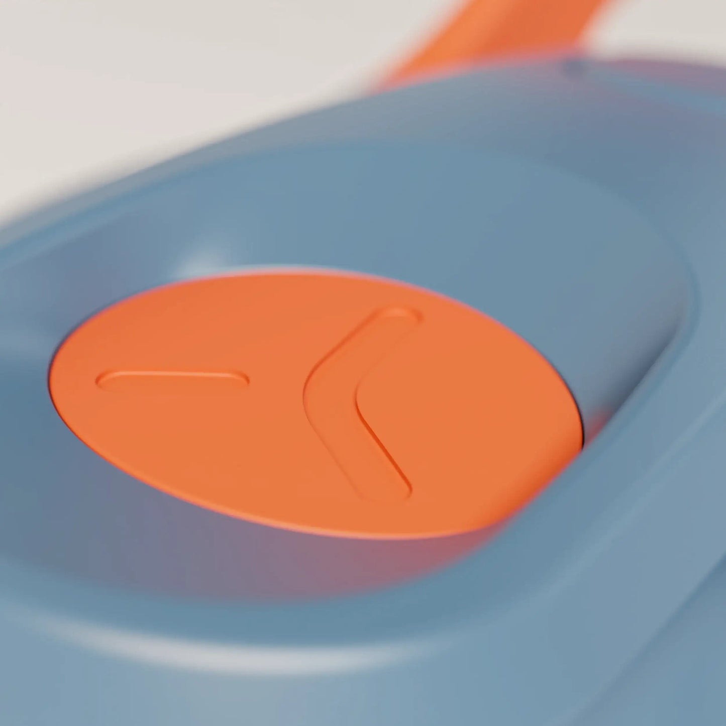 insulated-performance-shaker-bottle-n5 SHKR_18550_dwSS-S1.1_midnightBlue_burntOrange_1_11_xInsertCloseup_edit.png