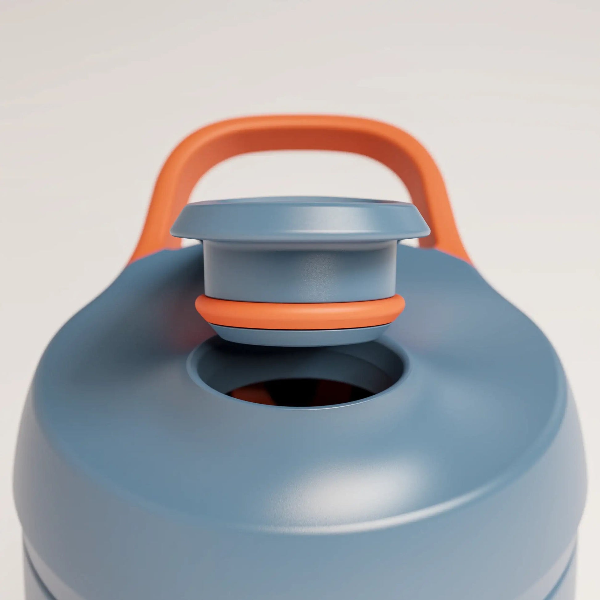 insulated-performance-shaker-bottle-l6 SHKR_18550_dwSS-S1.1_midnightBlue_burntOrange_2_2.5_MPCloop_edit.png