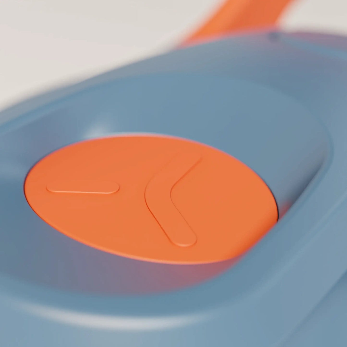 ecozen-performance-shaker-bottle-g4 SHKR_24700_P-S1.1_midnightBlue_burntOrange_1_11_xInsertCloseup_edit.png