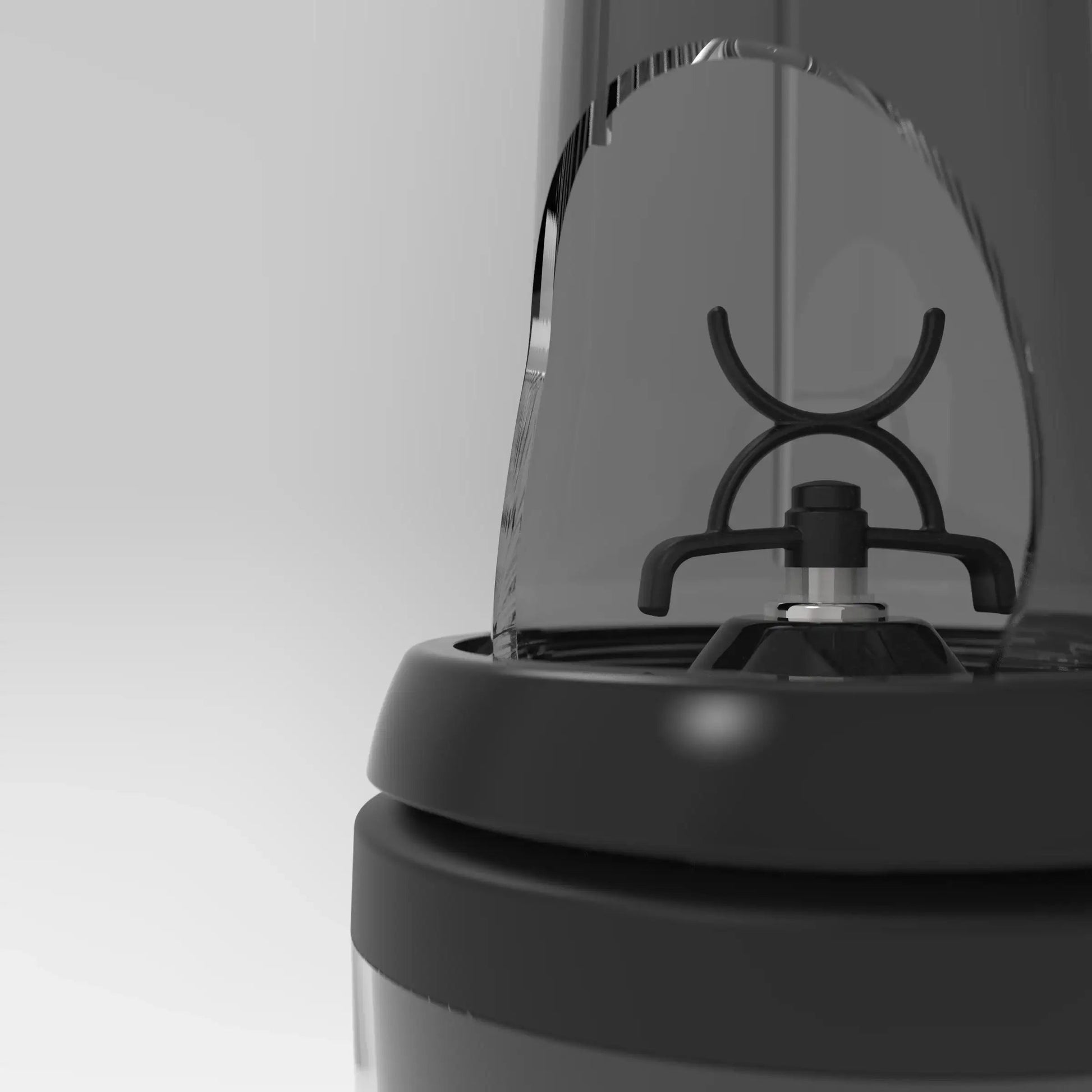 nutrition-and-protein-blender-e5 xblade_cutaway.1660.jpg